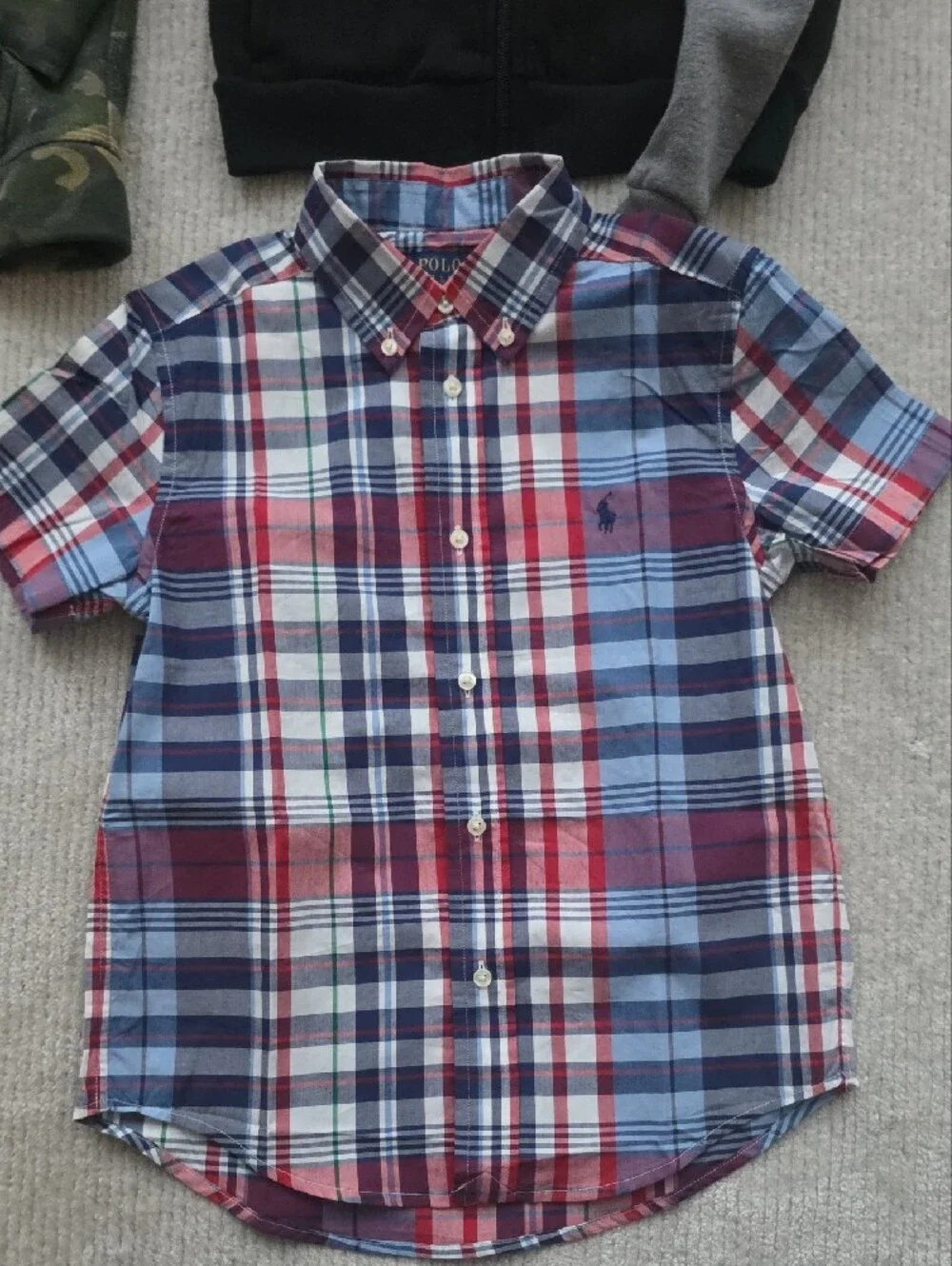 Size 6/7 Boys Clothing 4 Pieces. 2 Zip Up Hoodies, 1 Vest, 1 s/s Button Up